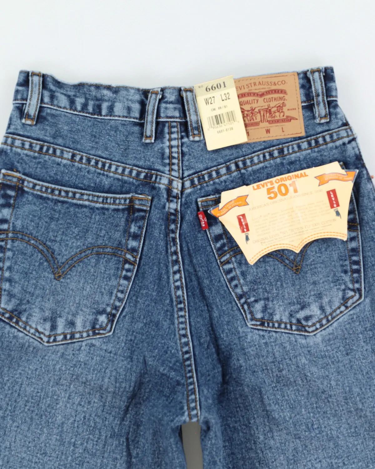 Deadstock Vintage 90s Levi's 501 - W27 L32