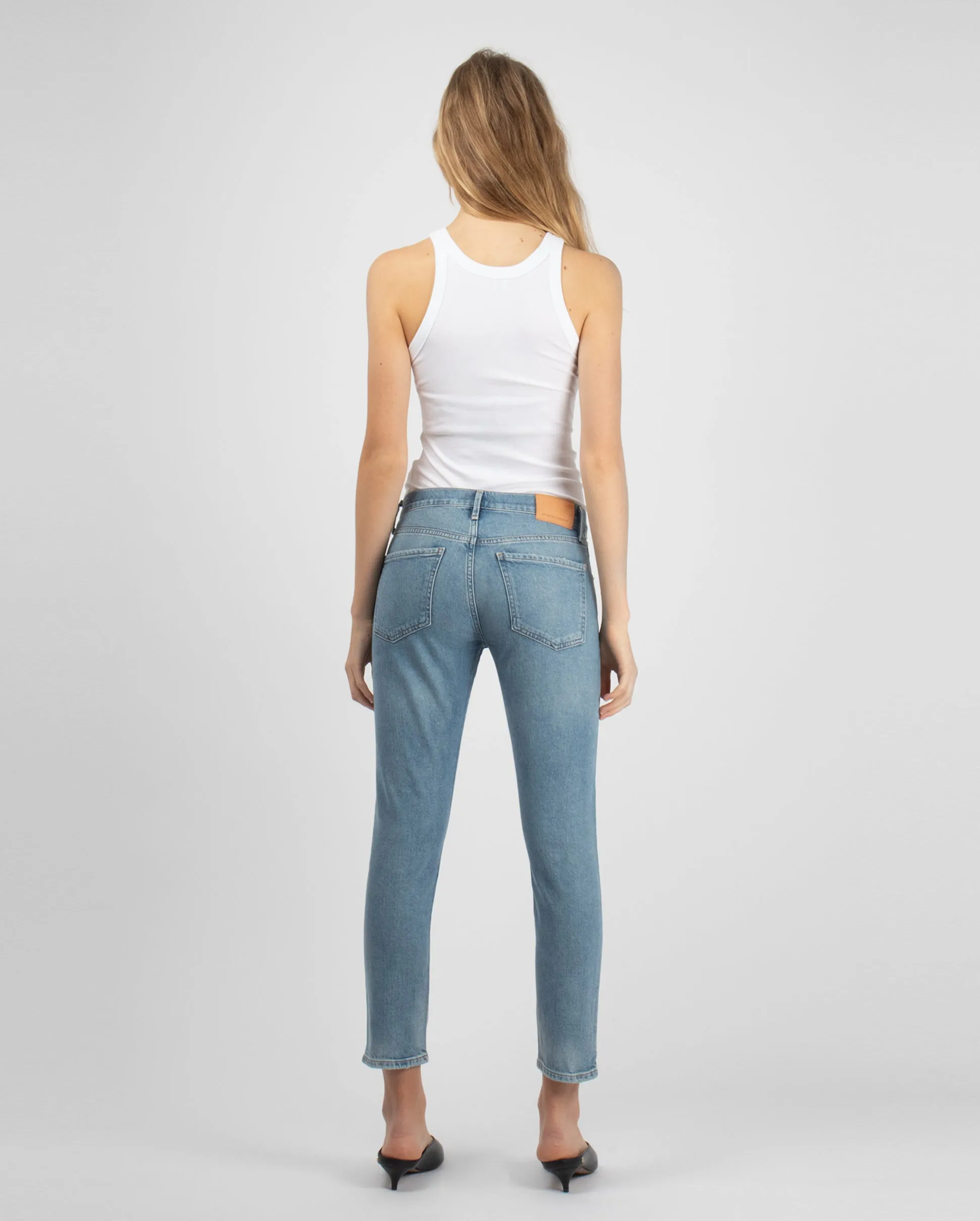 ELSA MID RISE SLIM CROP / REFRESH