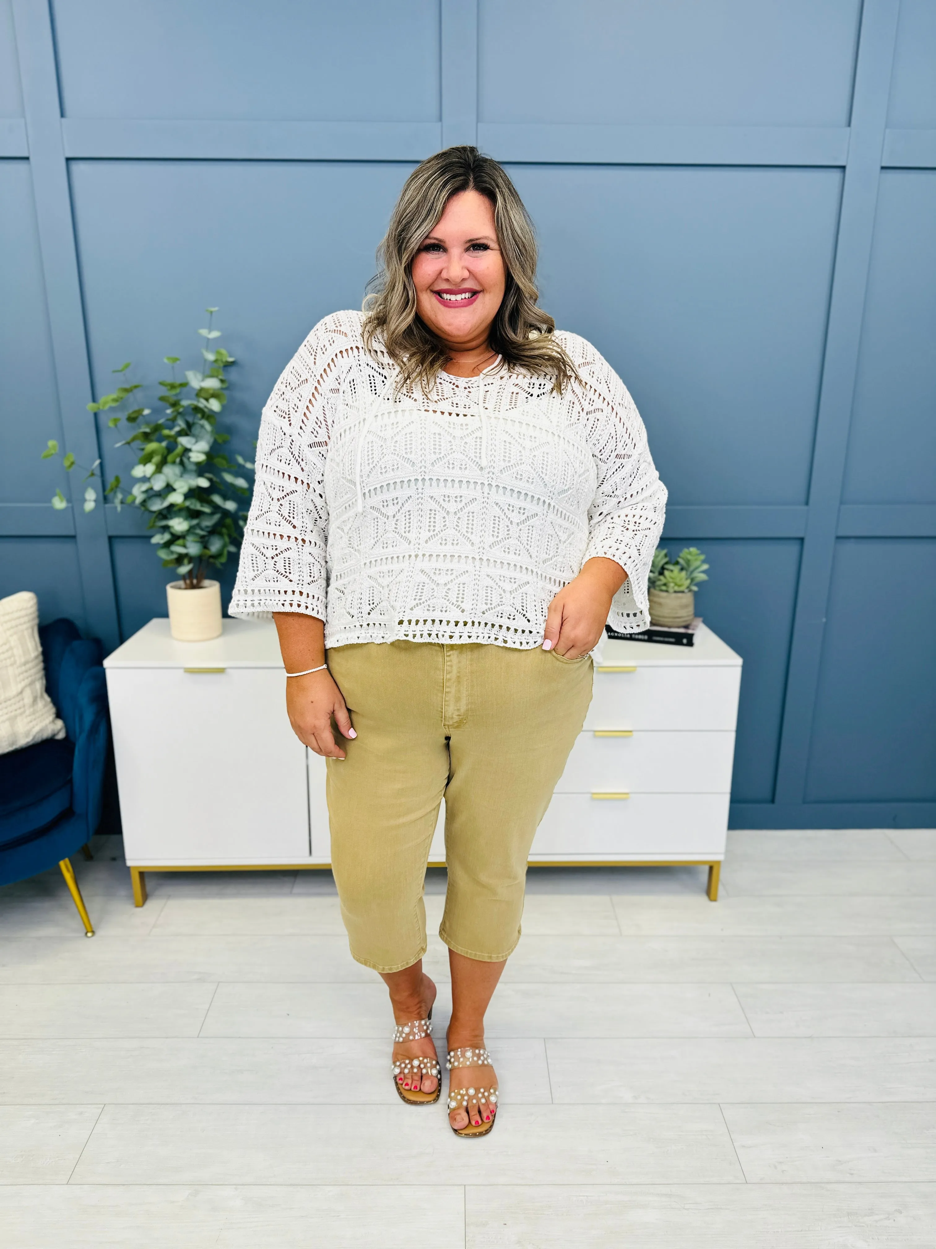 Judy Blue The Works Khaki Capris in Reg/Curvy