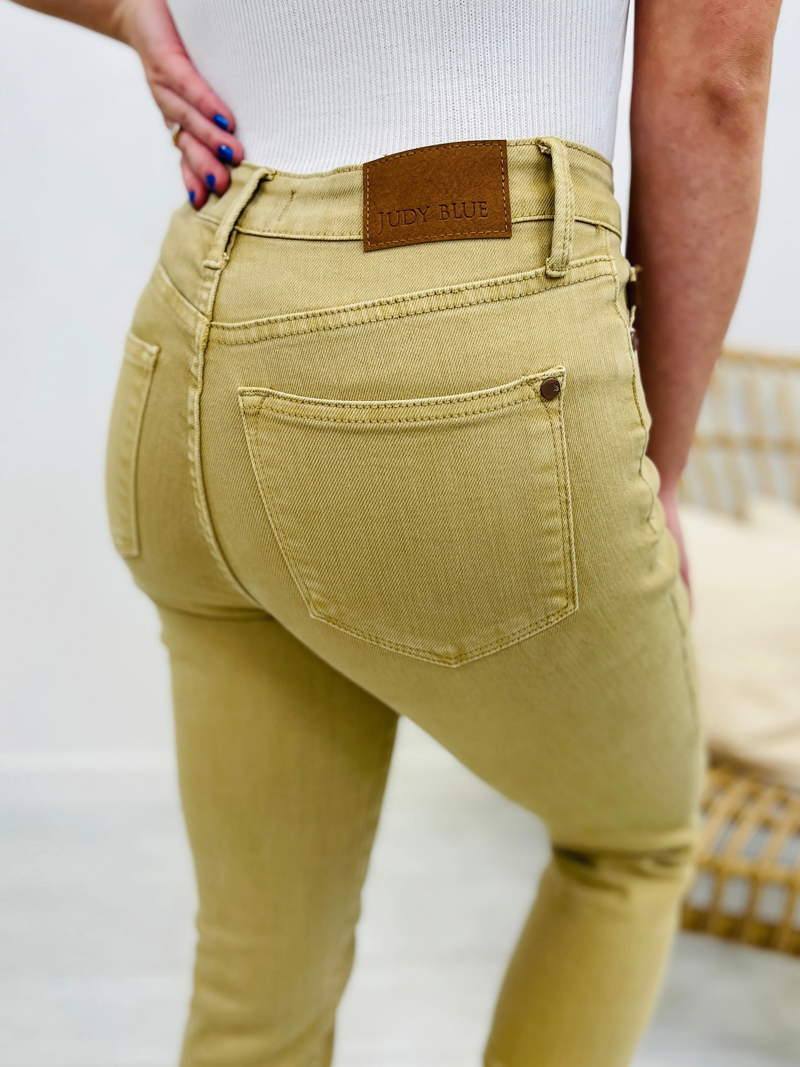 Judy Blue The Works Khaki Capris in Reg/Curvy