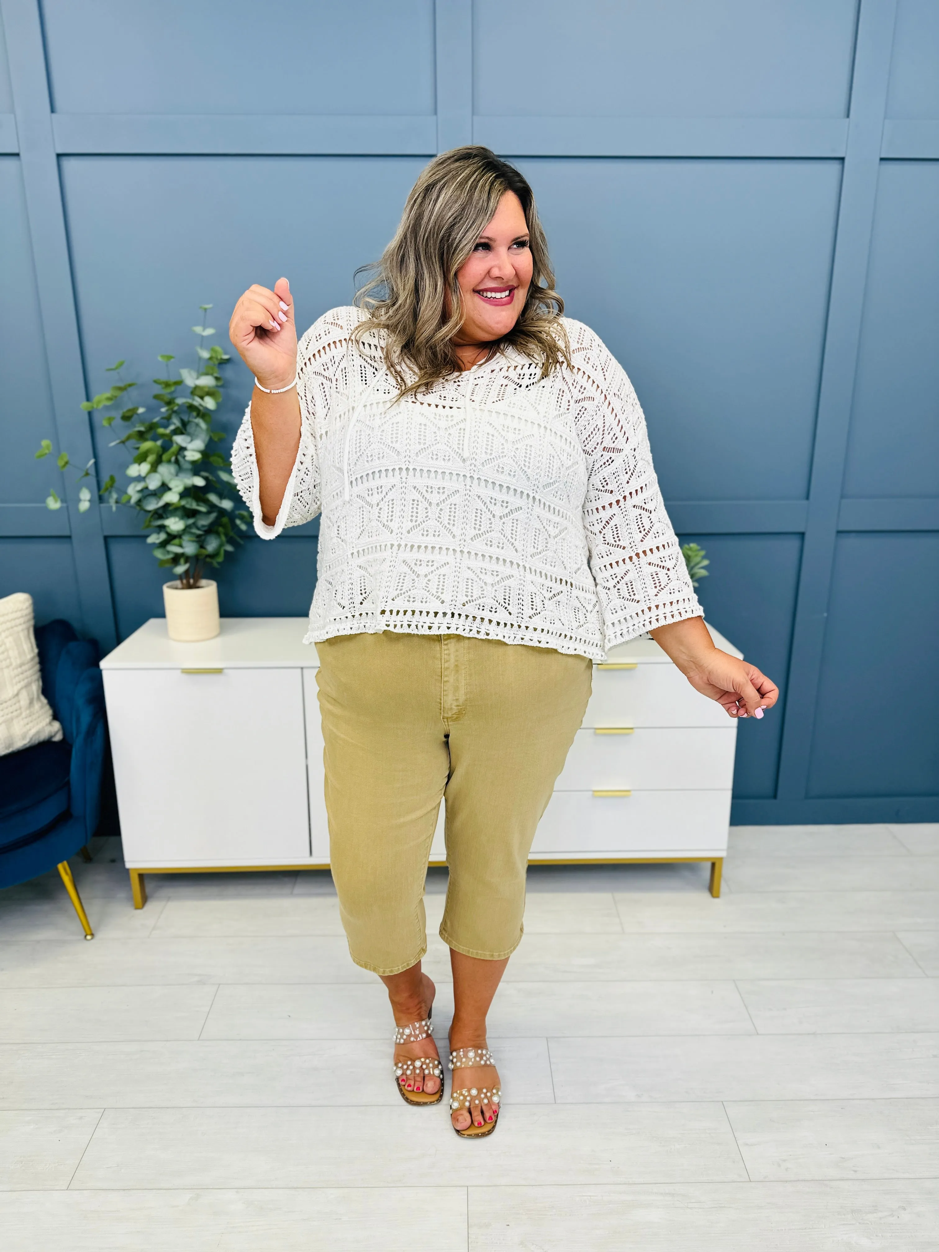 Judy Blue The Works Khaki Capris in Reg/Curvy