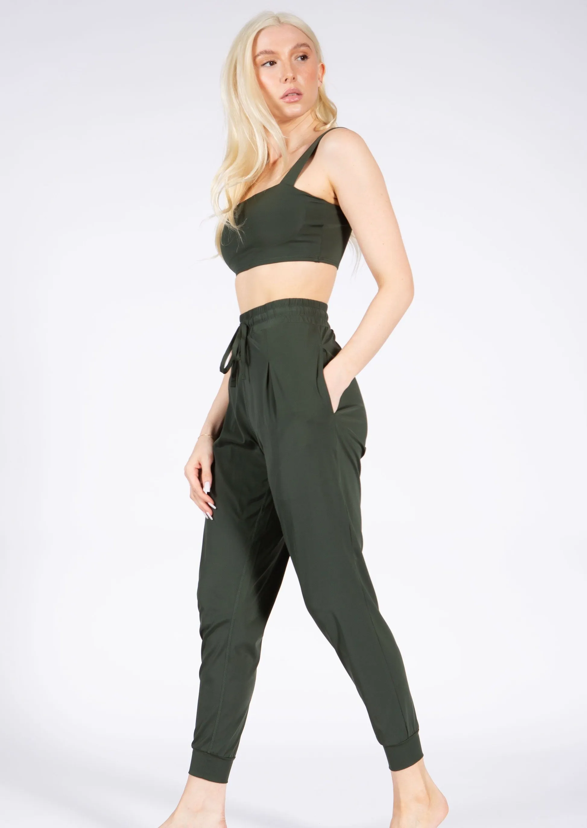 Santa Monica Joggers Hunter Green