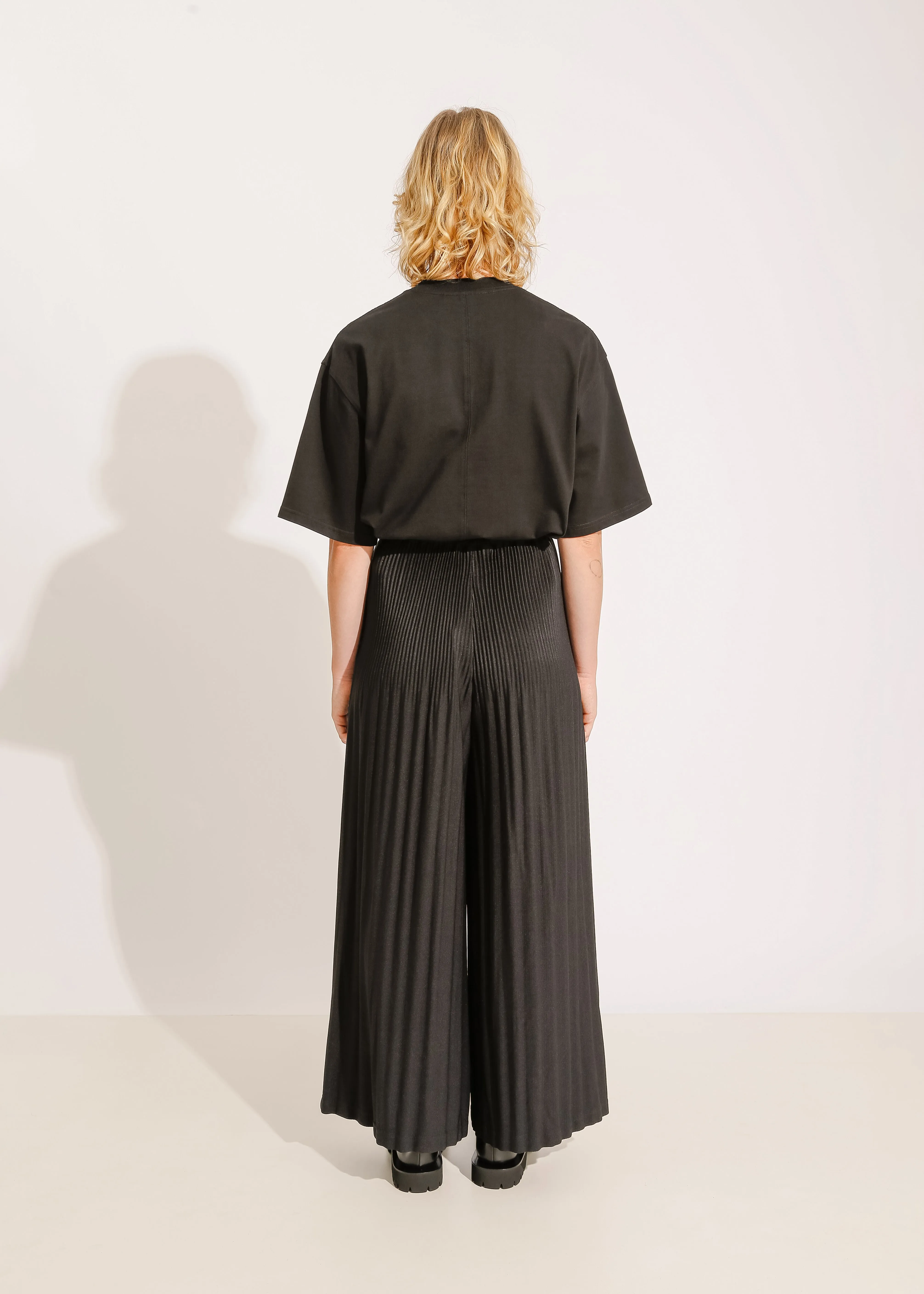 W24 | GEVA PLEAT PANT / BLACK